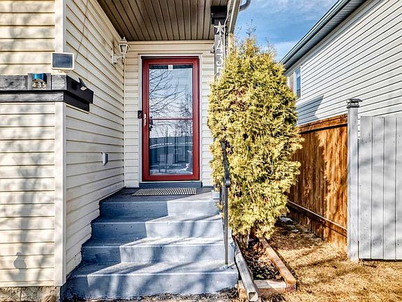 4th image of 435 S Coventry Rd NE