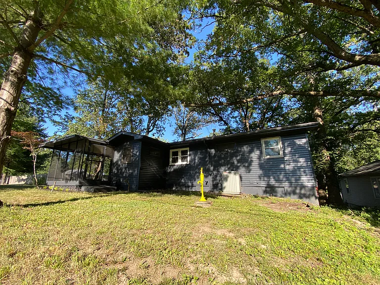 9 Lake Grove Clb — Photo 9