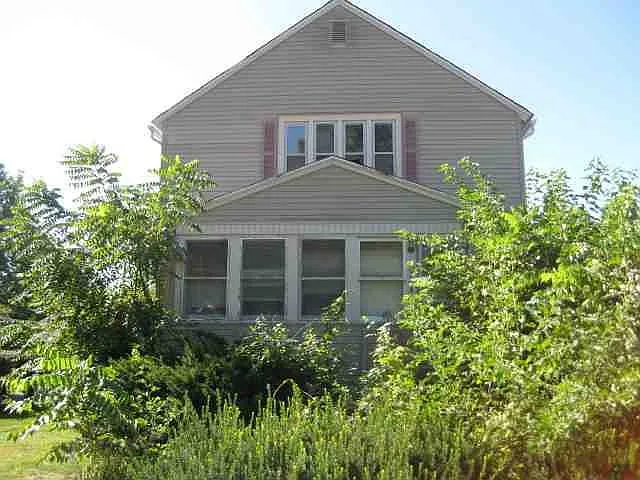 109 E Washington St photo 1