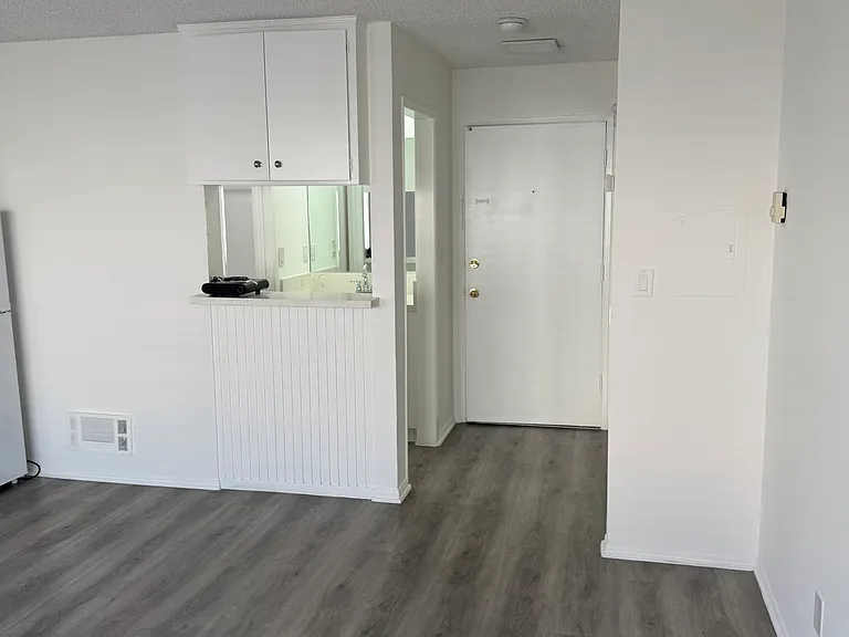 Bachelor Studio