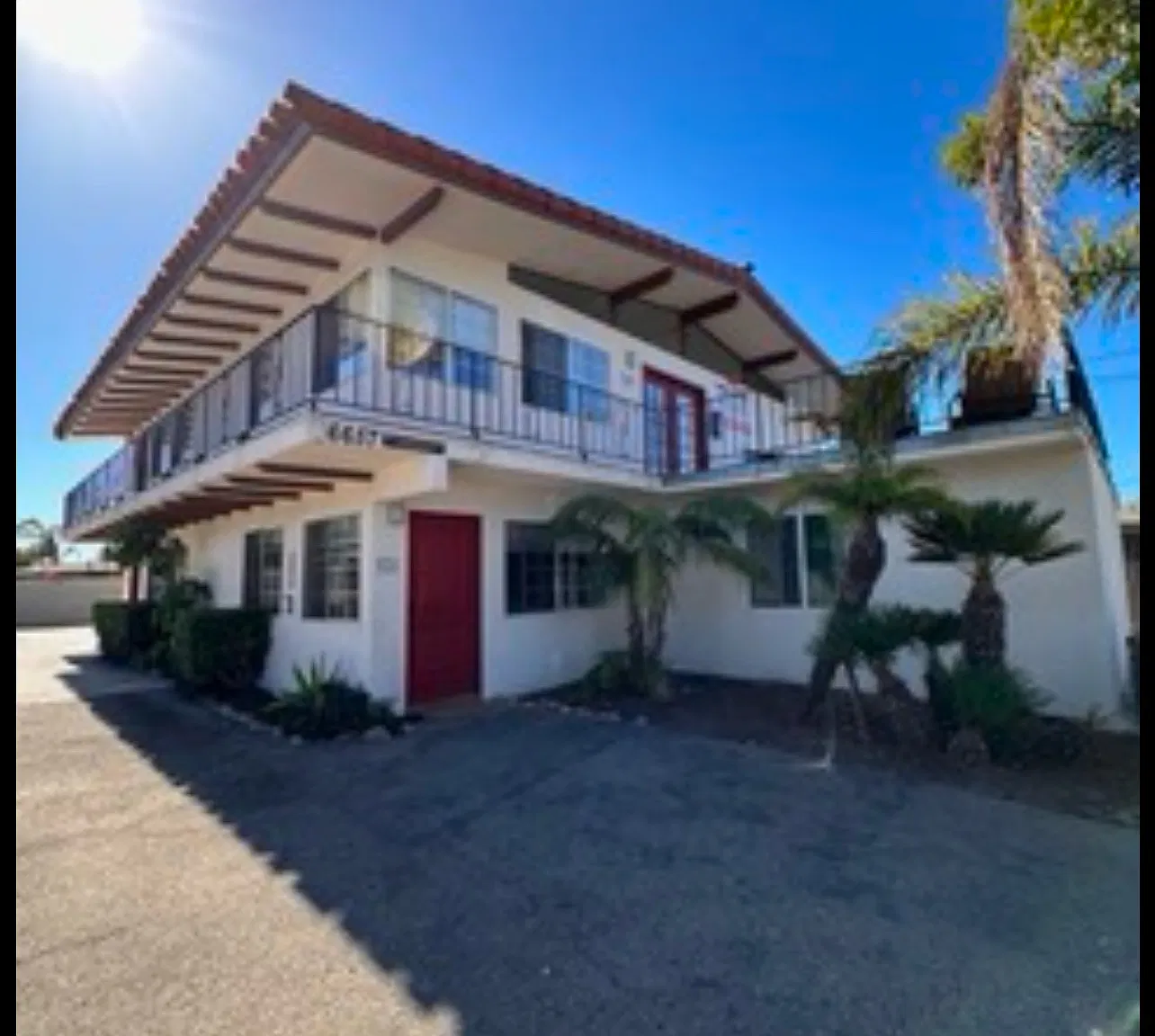 2 bed, $4,600 — Photo 1