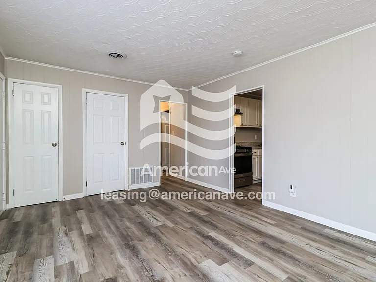 1148877_003_wm_-_living_room_13497414.jpg