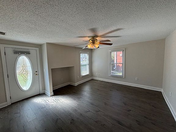 5th image of 1105 Central Dr