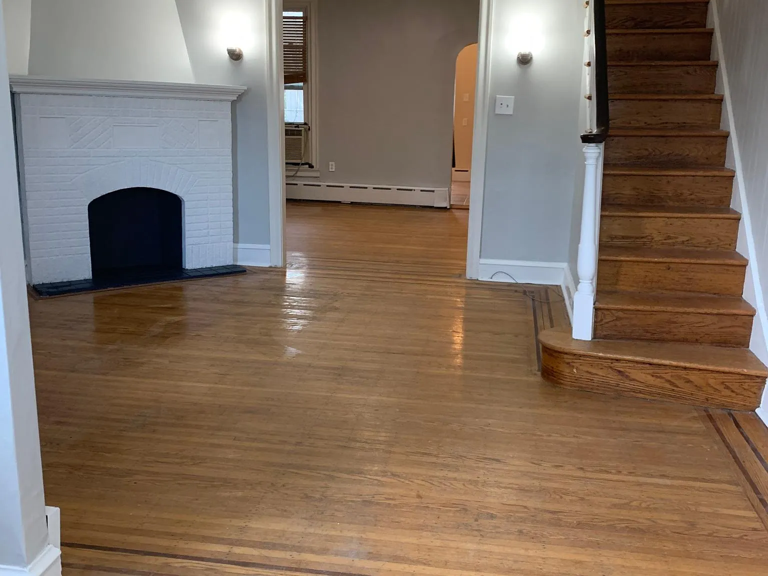 3 bed, 1300 sqft, $1,950 — Photo 2
