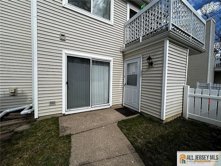 13 Sweetgum Ln — Photo 2