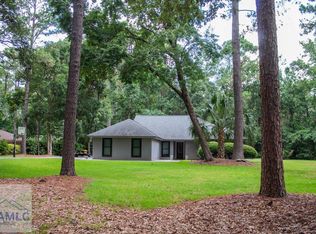 16 Old Martin Ln, Richmond Hill, GA 31324