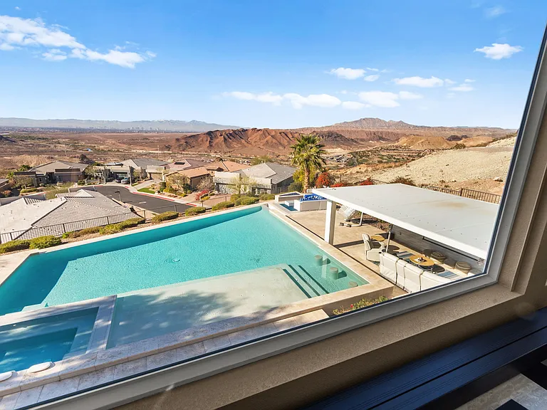55 Vista Outlook St — Photo 24