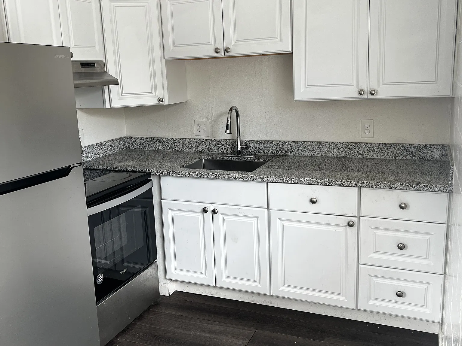 2 bed, 1.0 bath, 675 sqft, $1,385 — Photo 3