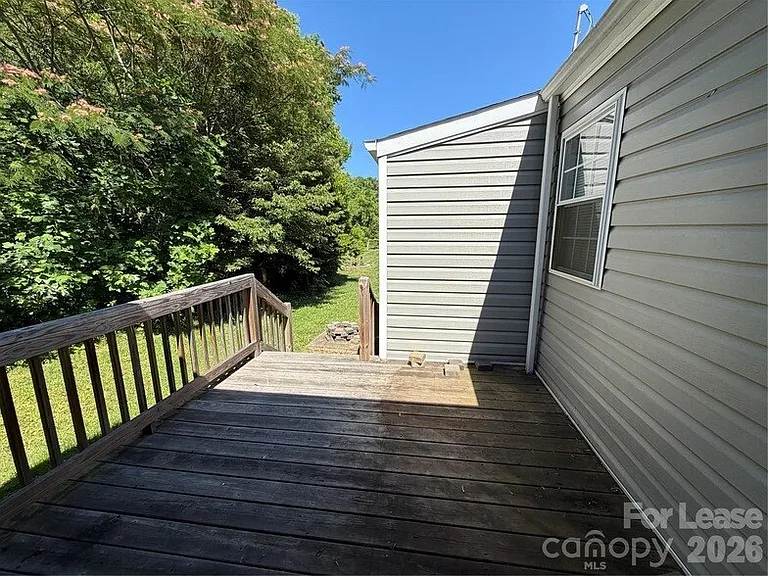 637 Hartness Rd — Photo 7