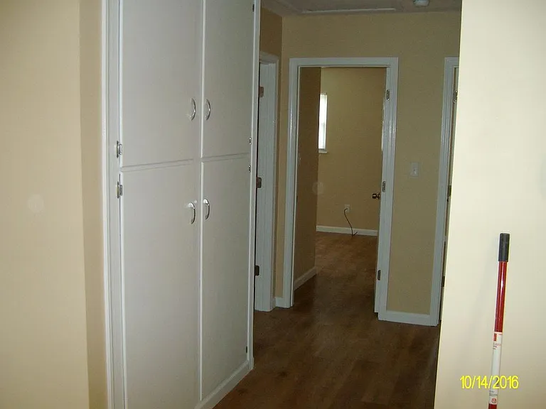 301 Newcastle Dr — Photo 7