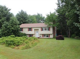 9 Ridgemont Dr, Londonderry, NH 03053