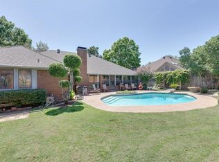 1301 Spargercrest Dr, Bedford, TX 76021