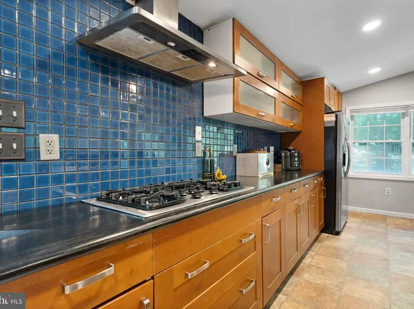 8524 Stock Dr, Lusby, MD 20657