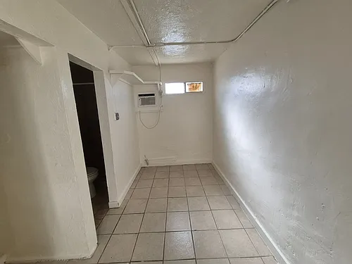 560 S Madison Ave Photo 1