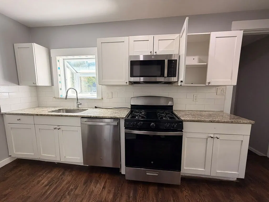 5 bed, 3.5 bath, $4,000 — Photo 1