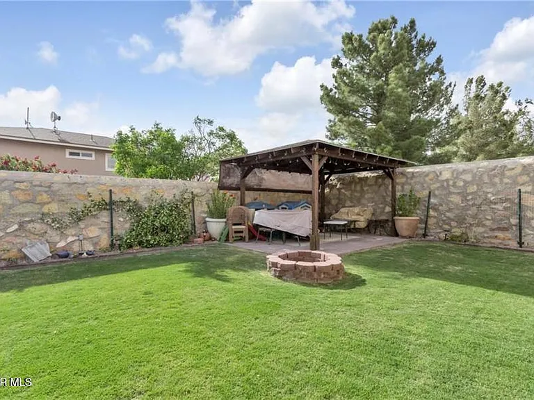 7067 Crown Ridge Dr — Photo 20