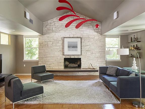 4th image of 5947 Highland Hills Dr