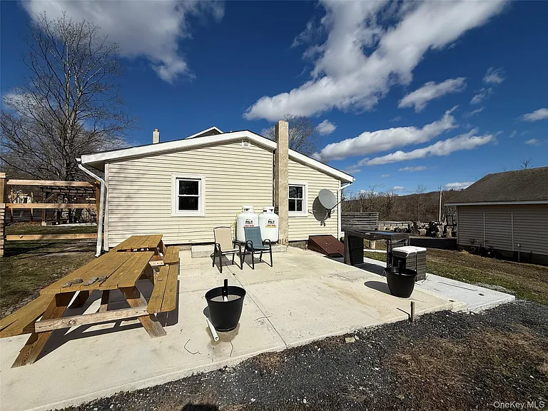 657 Eatontown Rd — Photo 12