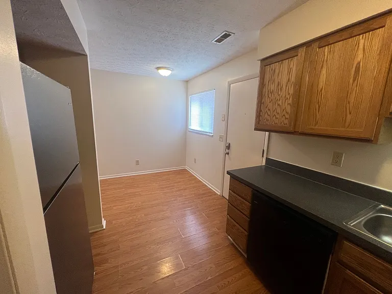 393 E. 18th Ave. SK — Photo 15