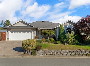 321 N Summerwood St, Roseburg, OR