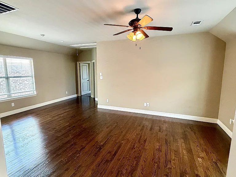 2nd floor- spacious living room