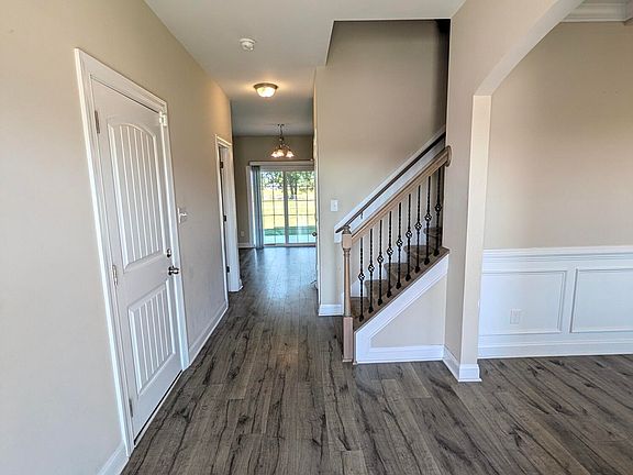 3rd image of 205 Eddie Drive