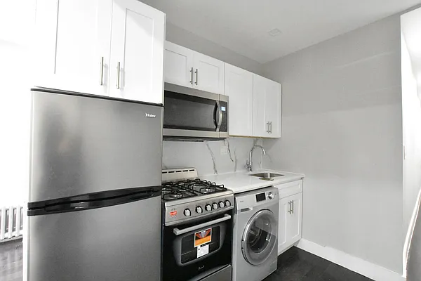 Rented by Clove Realty LLC | media 1