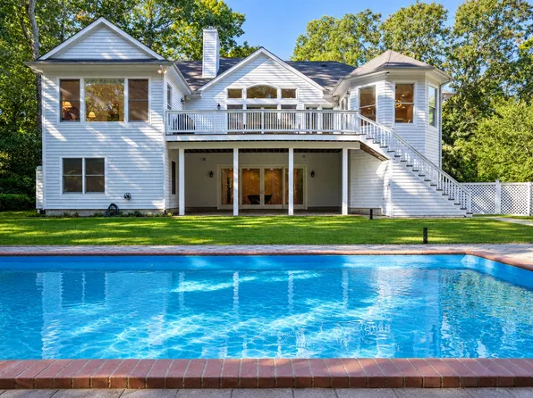 9 Sea Farm Ct, Bridgehampton, NY 11932