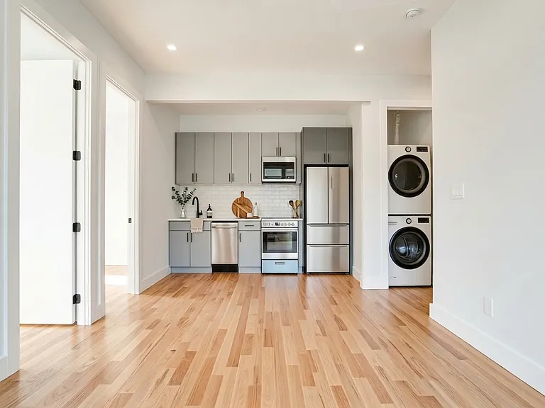 285 Graham Ave #4C — Photo 2