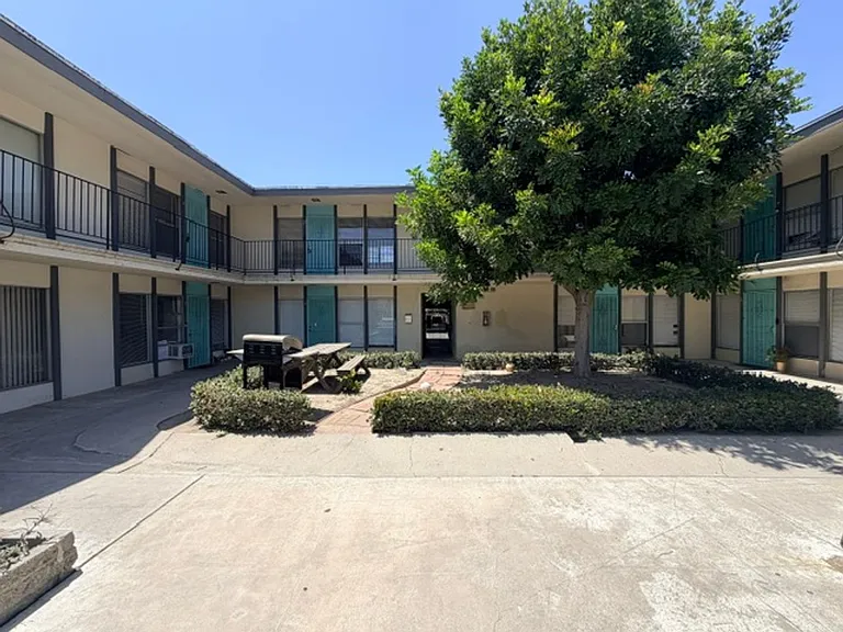 6351 Linden Ave — Photo 3