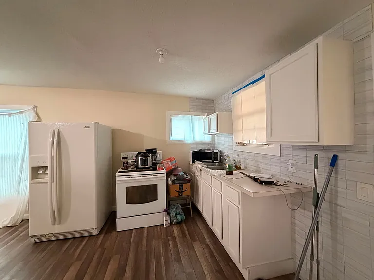 1657 W 26th St — Photo 10