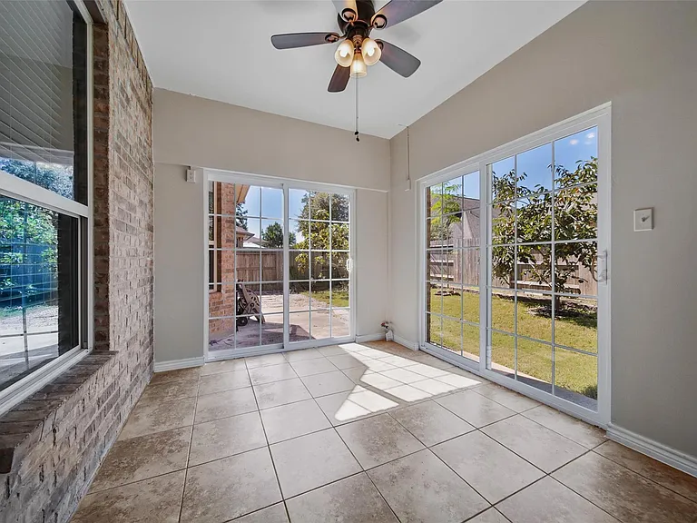25208 Forest Ledge Dr — Photo 34