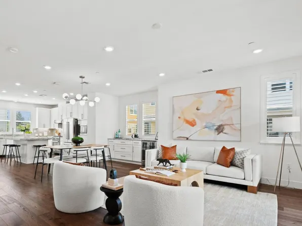 110 Hacienda Ln, Mountain View, CA 94040