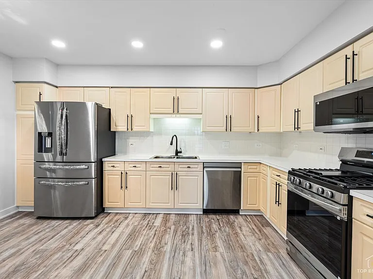 650 S River Rd #812 — Photo 9