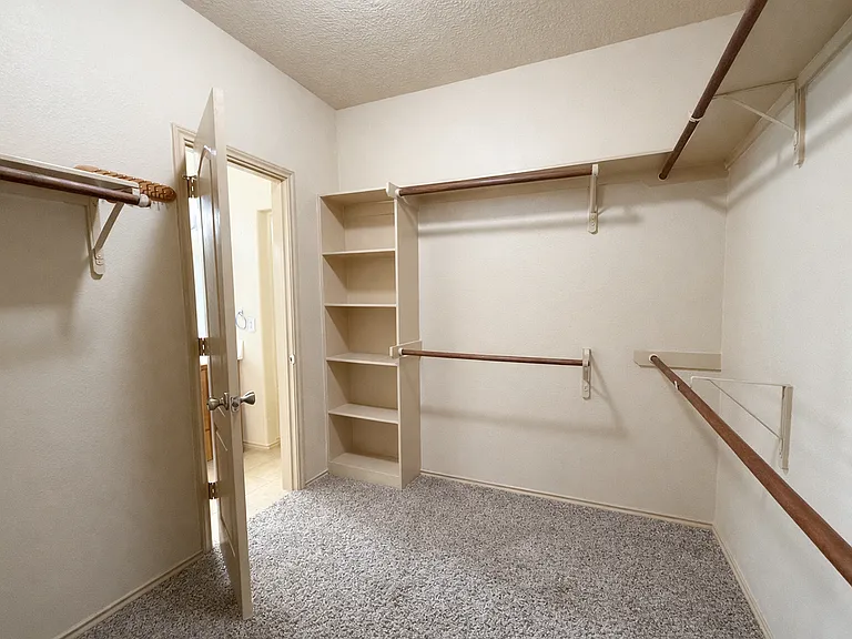 11922 Harristown Dr — Photo 18
