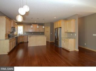 1010 Sunset Dr, Woodbury, MN 55125