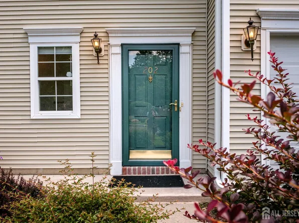 202 Park Knl, Princeton, NJ 08540