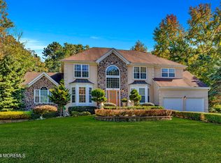 4 Amanda Ct, Manalapan, NJ 07726