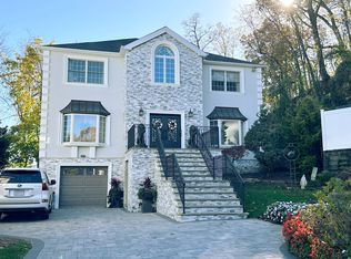 50 Laurie Ct, Staten Island, NY 10304