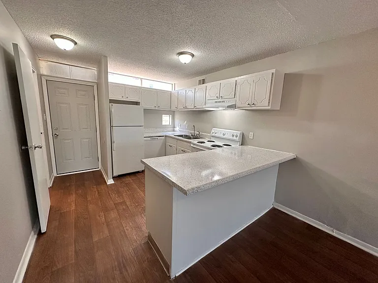 The Hammond Apartments — Photo 125