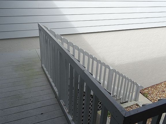 LandingAreafromFrtDoor2Stair