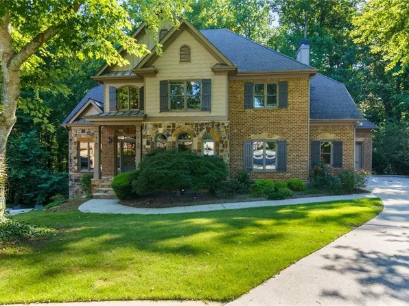 2687 Black Fox Ct, Buford, GA 30519