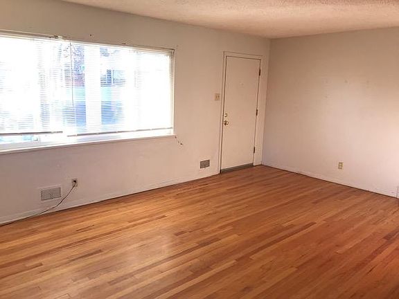 Empty Living room
