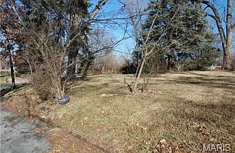 5th image of 10540 Clarendon Ave