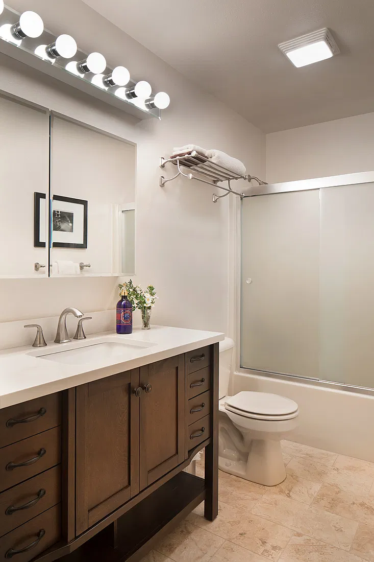 2 bed, 884 sqft, $2,500 — Photo 4