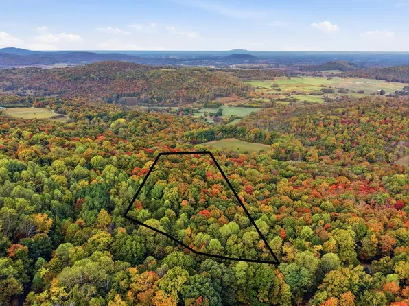 383 Old Baker Mountain Rd, Spencer, TN 38585