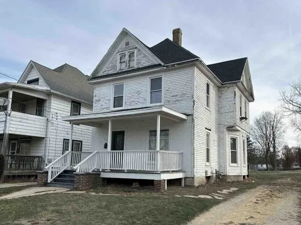 1111 S Walnut Ave, Freeport, IL 61032