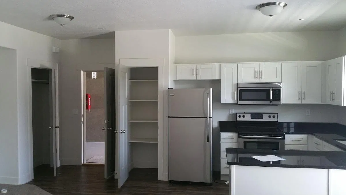 1 bed, 840 sqft, $1,429 — Photo 1