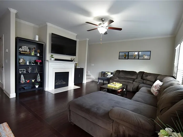 1805 Kingsbridge Ct — Photo 12