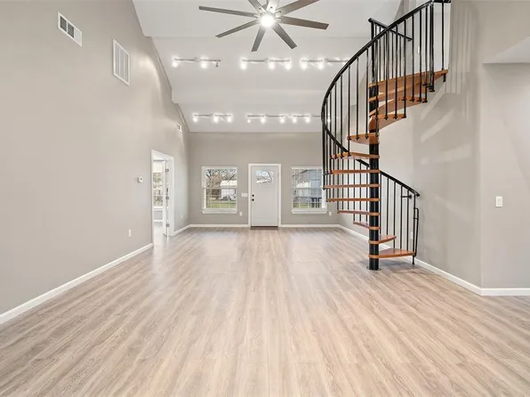 400 S Guadalupe St, Granger, TX 76530